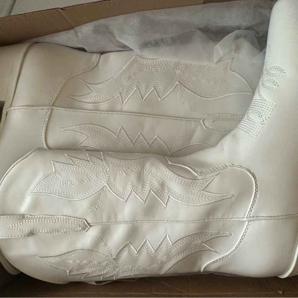 White Embroidered Heeled Boots